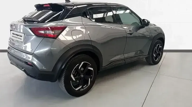 Usado Nissan Juke N-Connecta 143 CV (105 kW) 2023 Skline grey (metalizado) SUV