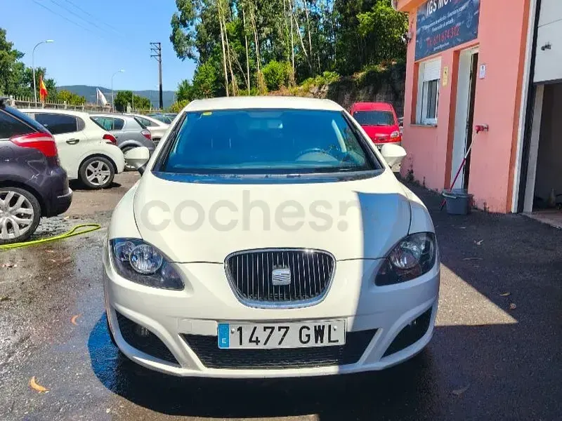 Usado Seat Leon Style 105 CV (77 kW) 2010 Blanco Utilitario