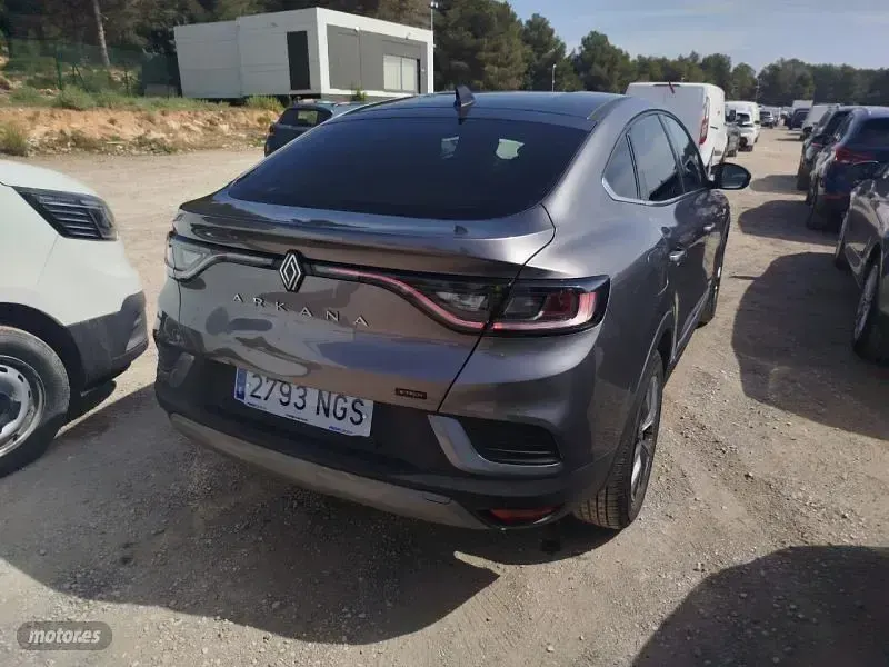 Usado Renault Arkana Techno 145 CV (106 kW) 2025 Gris SUV