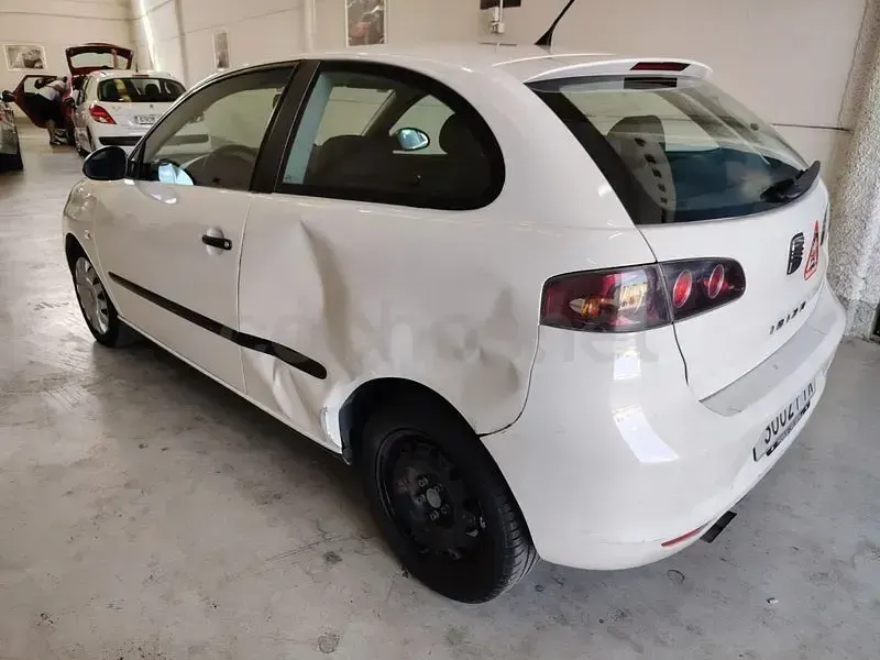Usado Seat Ibiza Reference 100 CV (73 kW) 2007 Blanco Utilitario