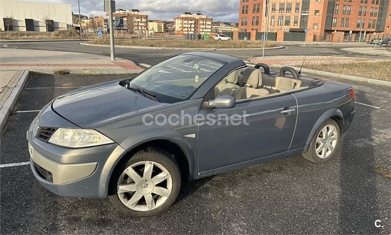 Gris / plata Usado 2007 Renault Mégane Cabriolet Privilege Descapotable | 2500 € (Super precio) - Imagen 1/4
