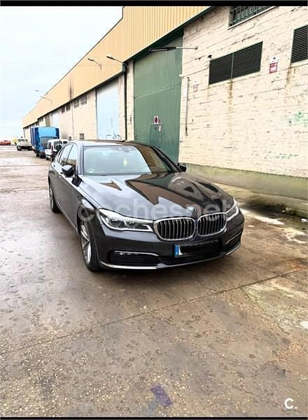 Usado BMW 740 Shadowline 320 HP (235 kW) 2018 Preto Sedan