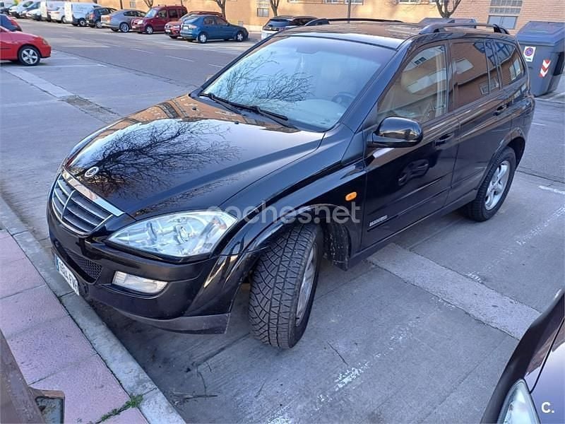 Negro Usado 2007 Ssangyong (KGM) Kyron Limited SUV | 5200 € - Imagen 1/4