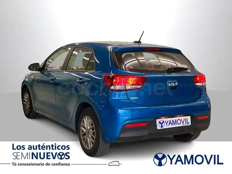 Begagnad Kia Rio 84 HK (61 kW) 2022 Blå Sedan