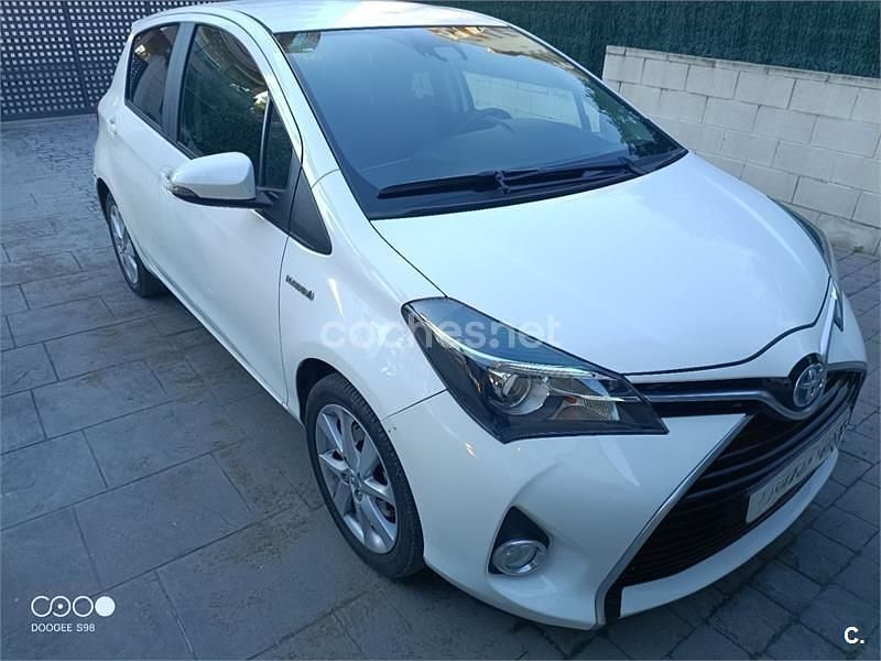 Blanco Usado 2016 Toyota Yaris Advance Berlina | 12.500 € (Precio justo) - Imagen 1/4