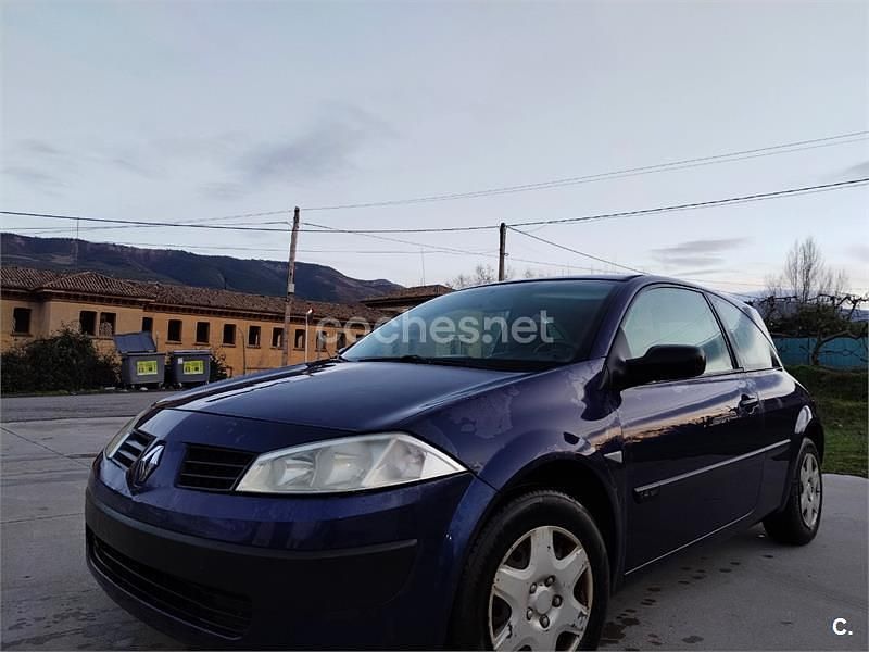 Usado Renault Mégane II Authentique 98 CV (72 kW) 2005 Azul Berlina