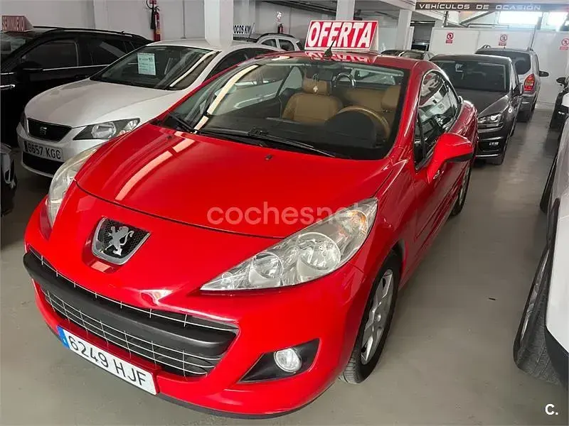 Usado Peugeot 207 CC 120 CV (88 kW) 2012 Rojo Descapotable