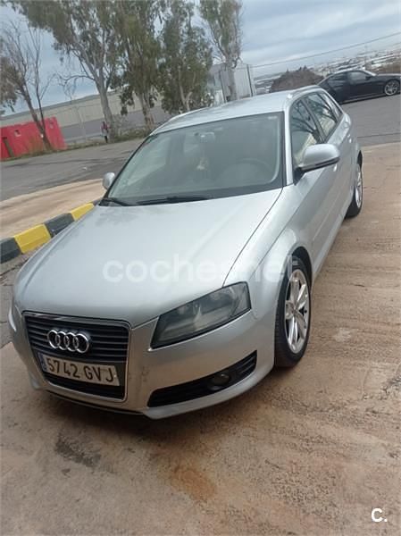 Usado Audi A3 Ambition 140 CV (102 kW) 2010 Gris / plata Berlina