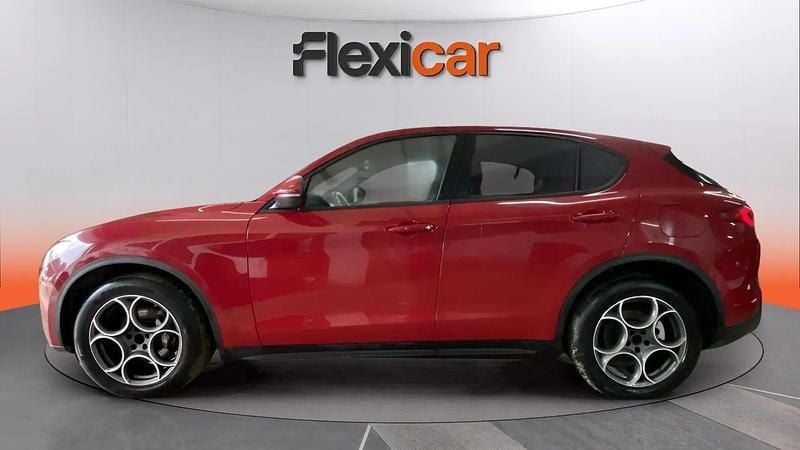 Usado Alfa Romeo Stelvio Sprint 200 CV (147 kW) 2022 Rojo SUV