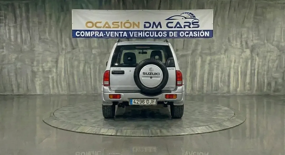 Usado Suzuki Grand Vitara 110 CV (80 kW) 2005 Gris Utilitario