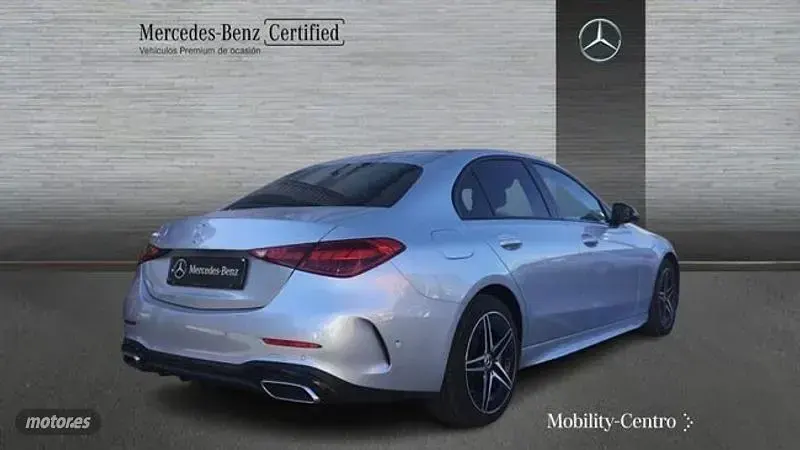 Usado Mercedes C300 312 CV (229 kW) 2024 Plateado Familiar