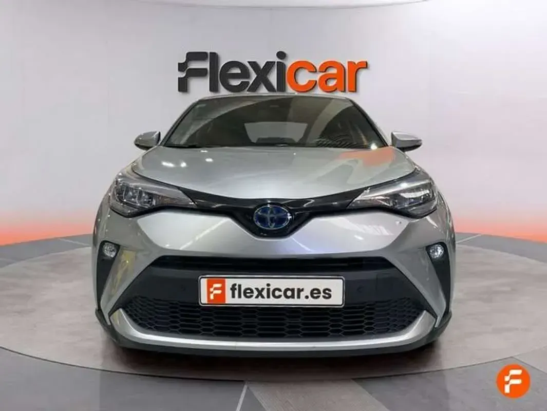 Käytetty Toyota C-HR Active 140 HP (102 kW) 2023 Harmaa Katumaasturi