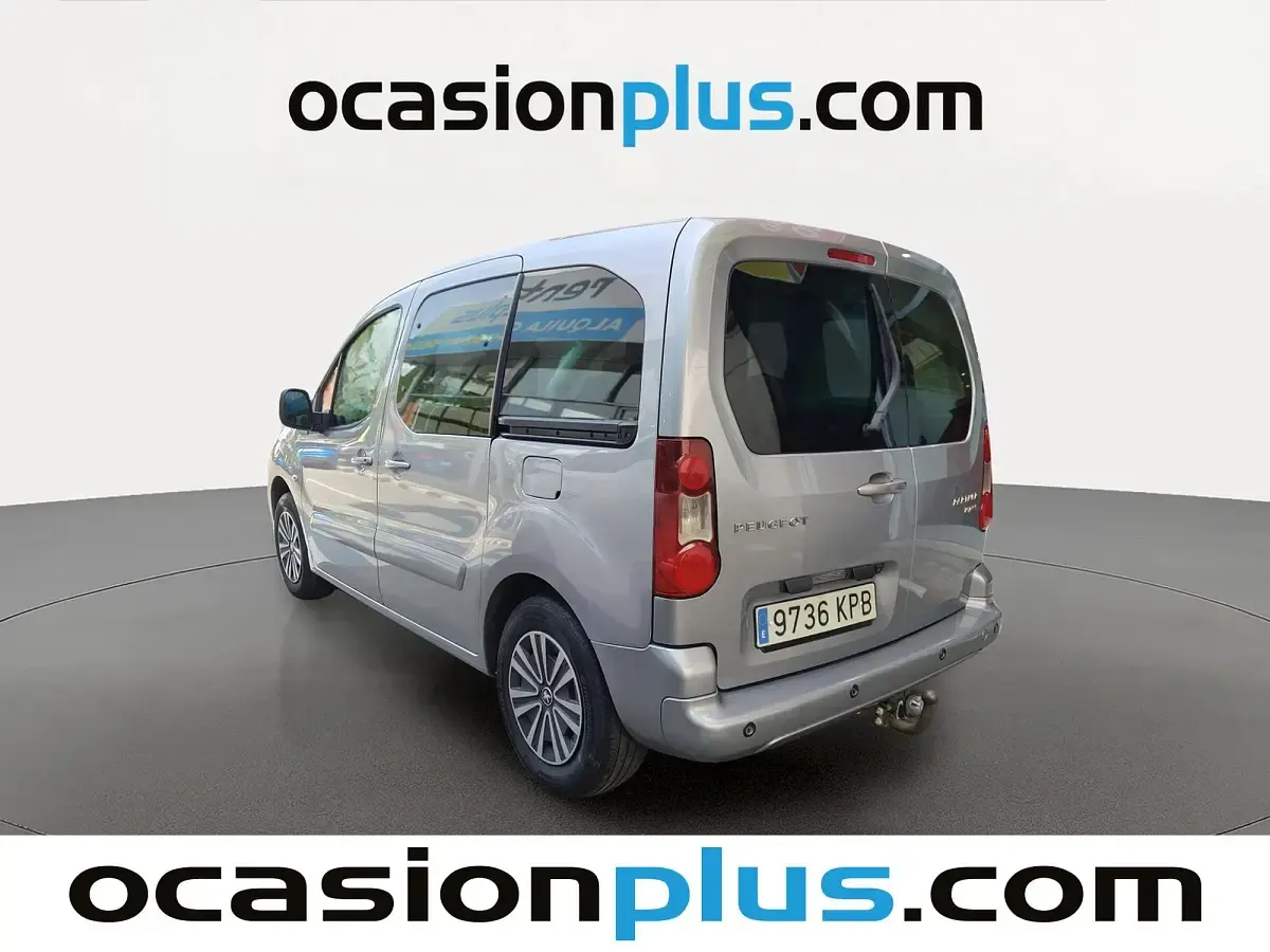 Usado Peugeot Partner Tepee Active 100 CV (73 kW) 2018 Gris Monovolumen