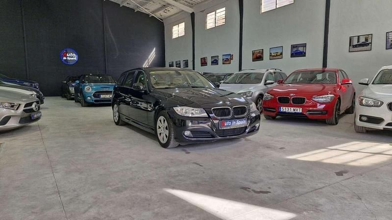Usado BMW 318 143 CV (105 kW) 2011 Negro Familiar