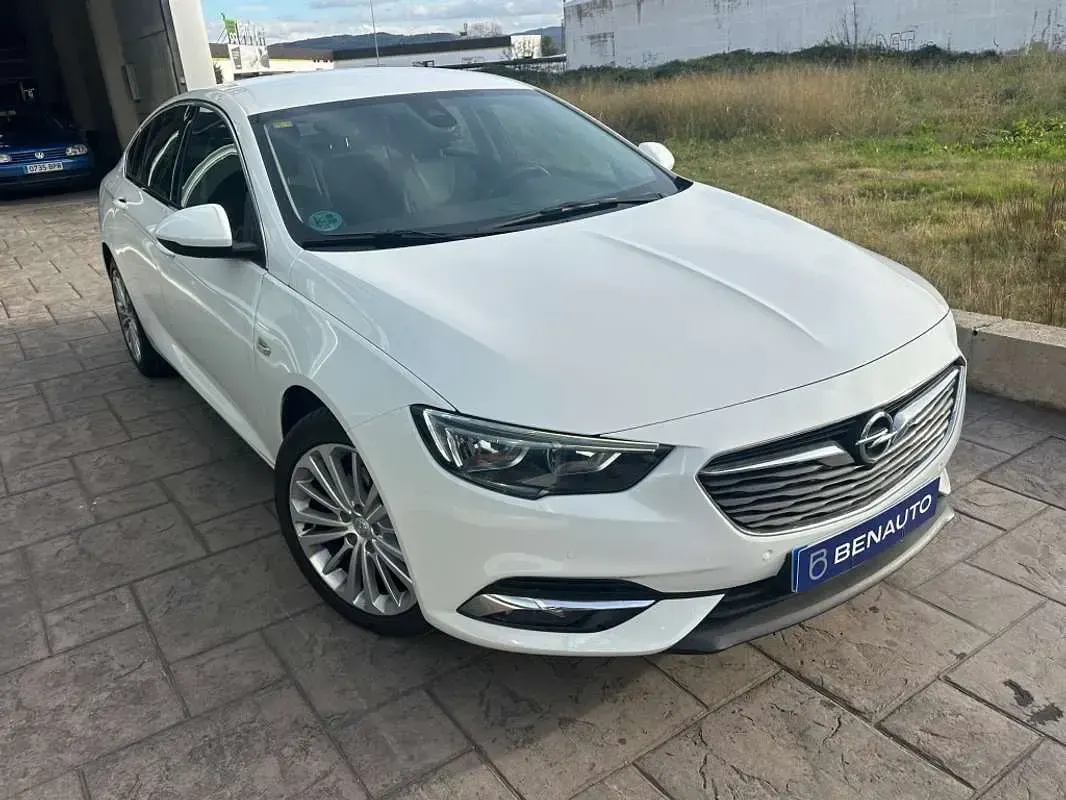Usado Opel Insignia Business Elegance 170 CV (125 kW) 2021 Blanco Berlina