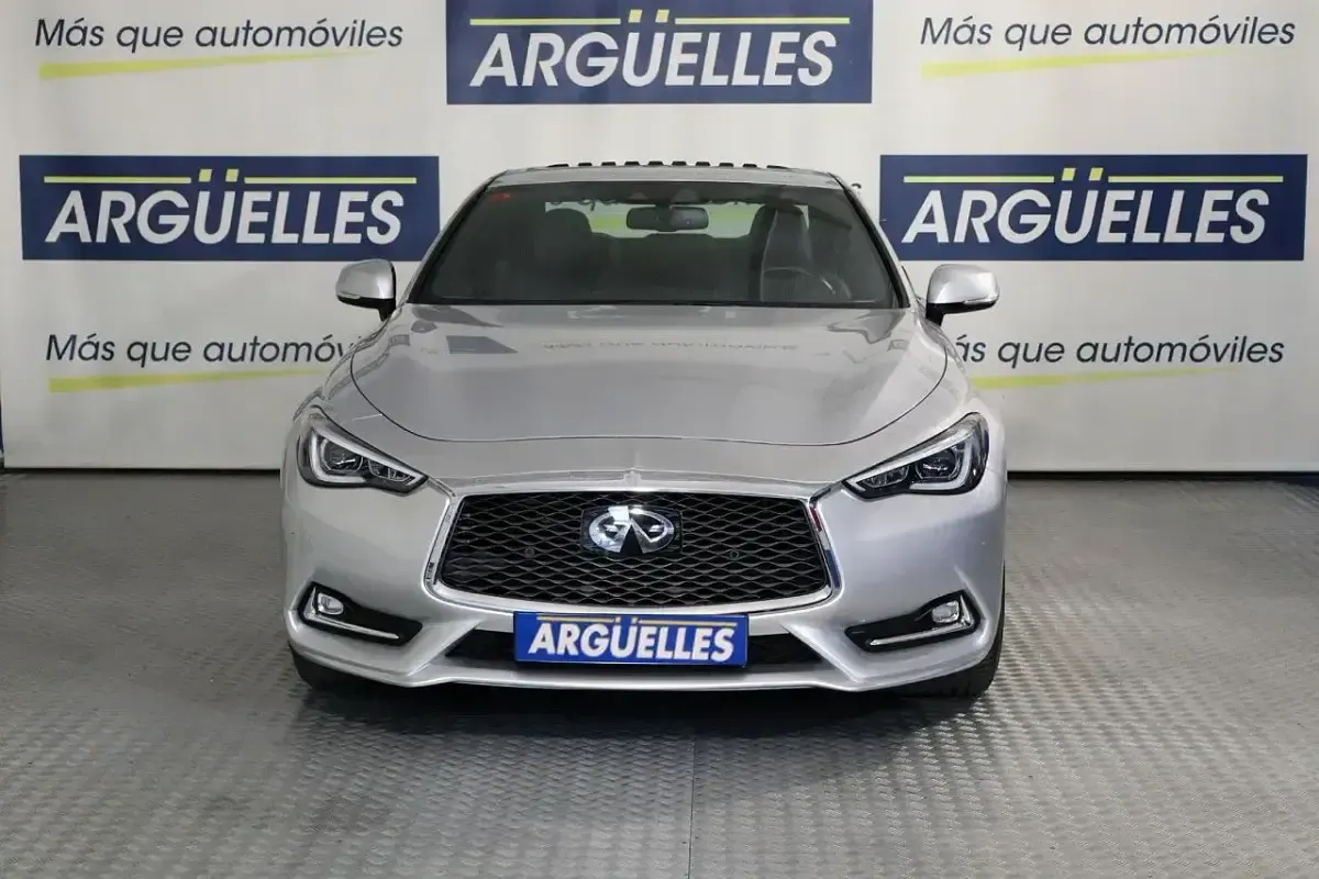 Usado Infiniti Q60 Premium 211 CV (155 kW) 2019 Gris / plata Coupe
