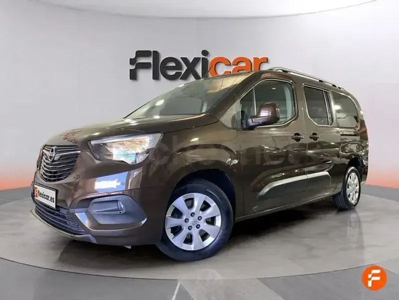 Usado Opel Combo Life Elegance 131 CV (96 kW) 2020 Marrón Monovolumen