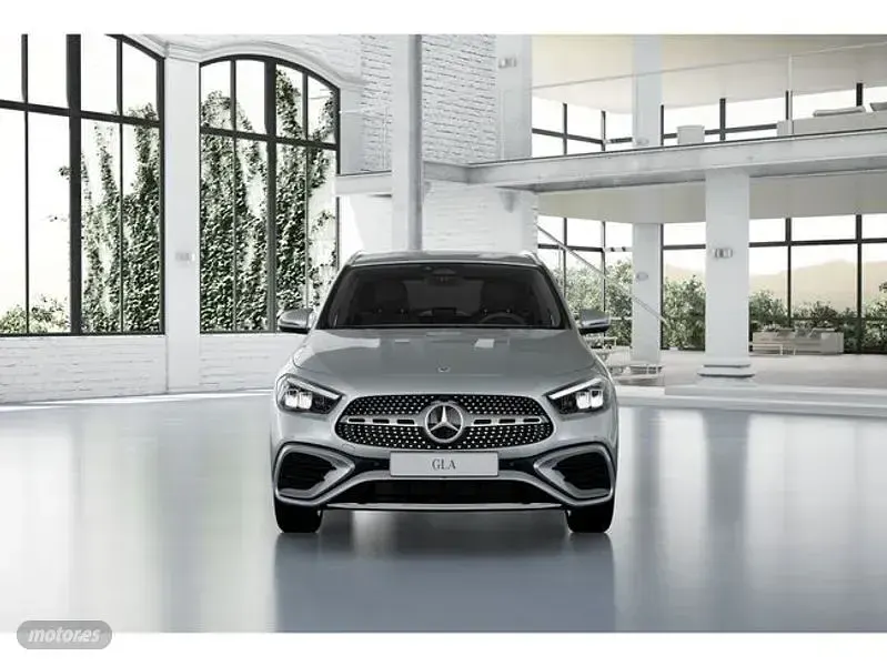 Usado Mercedes GLA200 150 CV (110 kW) 2023 Gris SUV