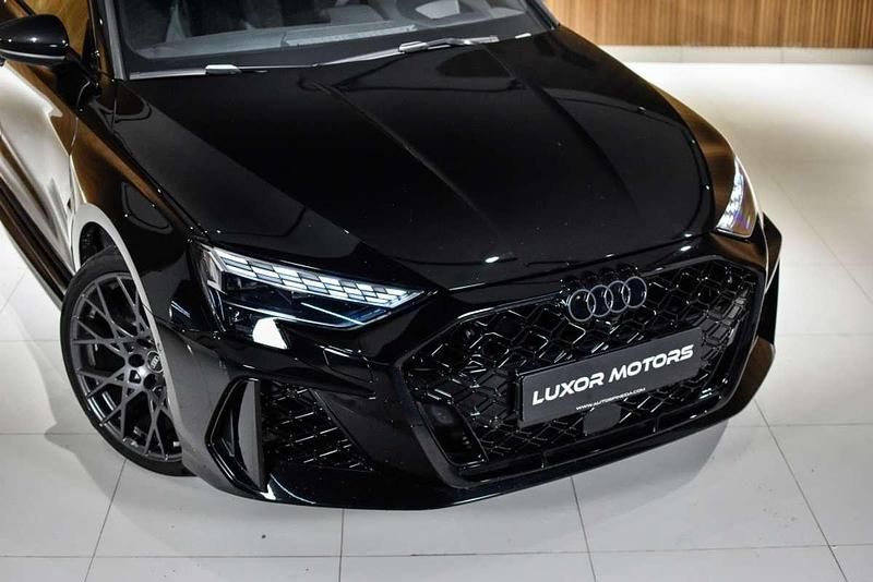 Usado Audi RS3 Sportback Premium 400 CV (294 kW) 2025 Negro Utilitario