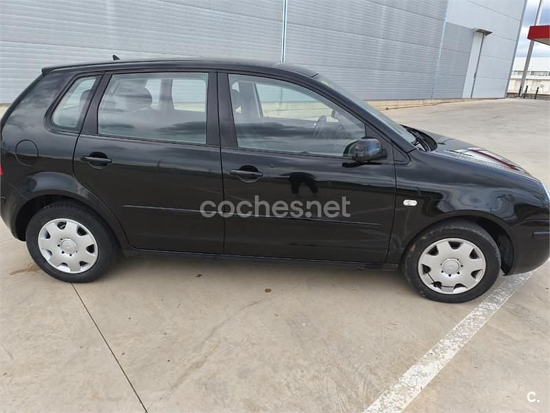 Negro Usado 2004 VW Polo Trendline Berlina | 3000 € (Precio justo) - Imagen 1/4