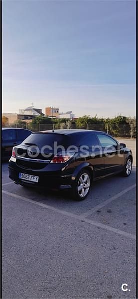 Negro Usado 2006 Opel Astra GTC Sport Berlina | 3700 € (Precio justo) - Imagen 1/3