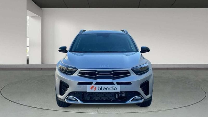 Usado Kia Stonic GT-Line 101 CV (74 kW) 2024 Plateado SUV