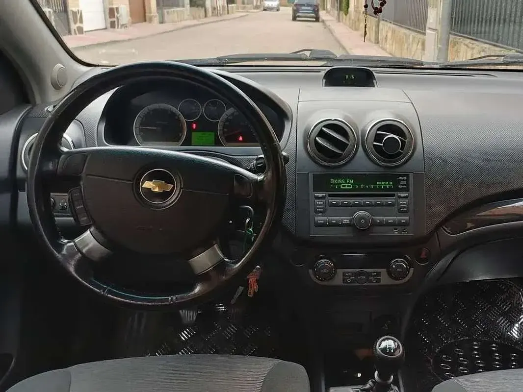 Usado Chevrolet Aveo LT 101 CV (74 kW) 2010 Negro Berlina