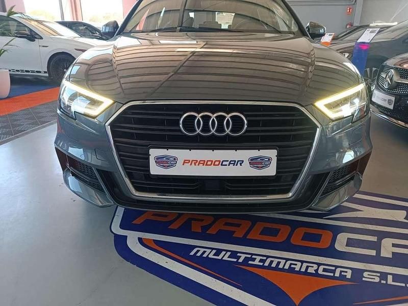 Usado Audi A3 Sportback 116 CV (85 kW) 2019 Plateado Utilitario