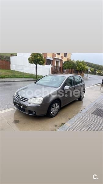 Usado VW Golf V 105 CV (77 kW) 2007 Beige Berlina