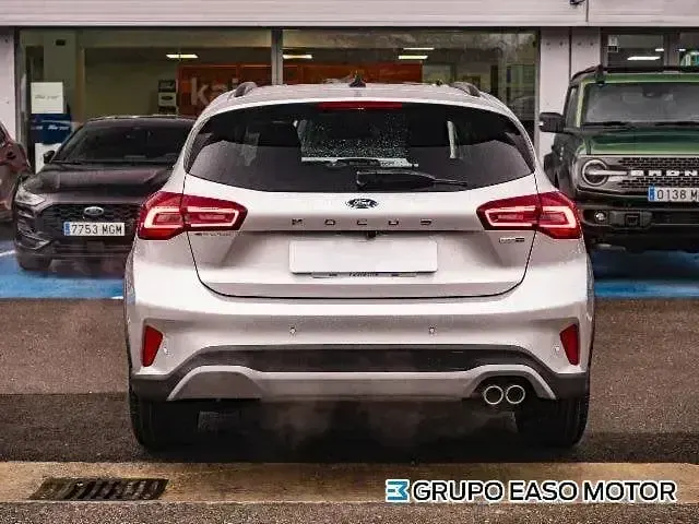 Usado Ford Focus Active 155 CV (114 kW) 2023 Gris Berlina