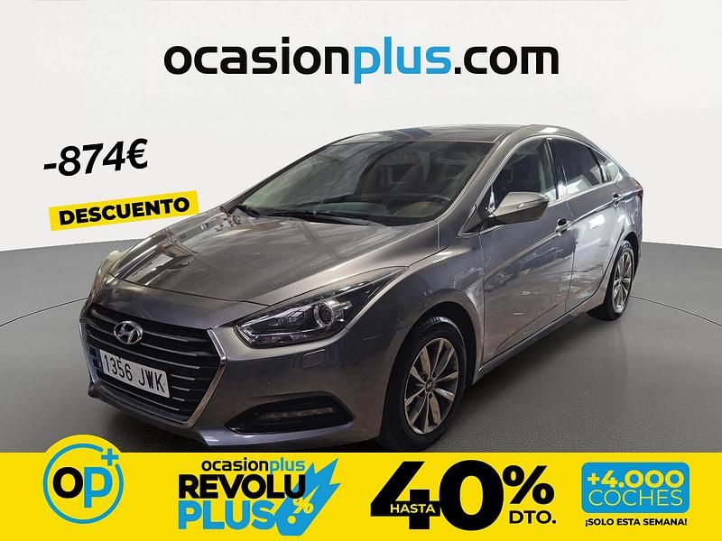 Usado Hyundai i40 115 CV (84 kW) 2017 Gris Berlina
