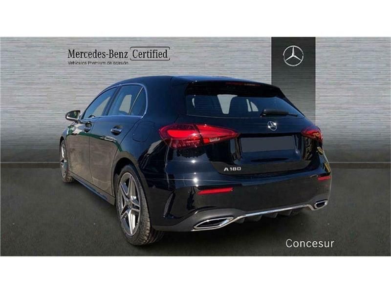 Usado Mercedes A180 AMG line 136 CV (100 kW) 2024 Negro Berlina