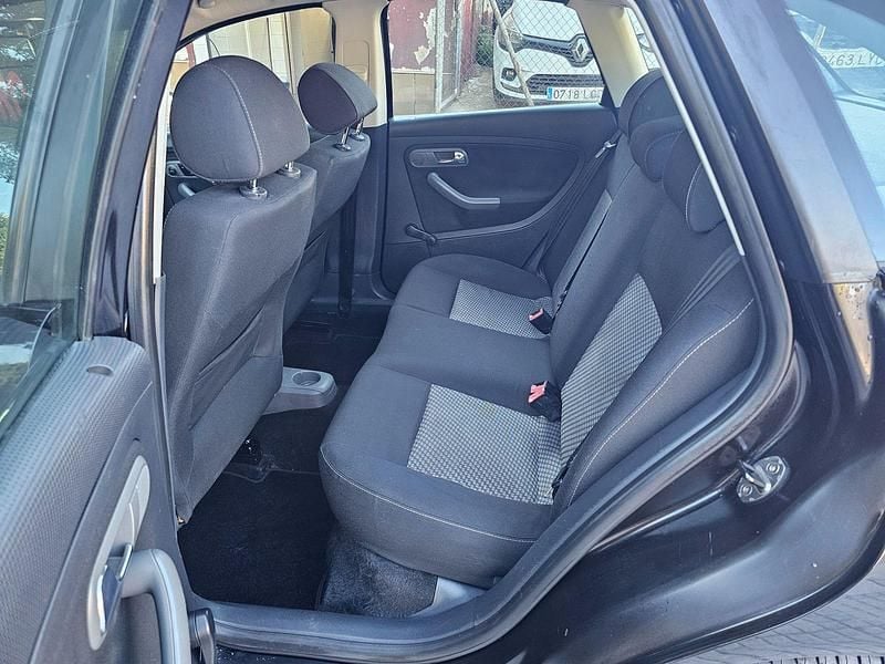 Usado Seat Ibiza Reference 100 CV (73 kW) 2007 Negro Utilitario