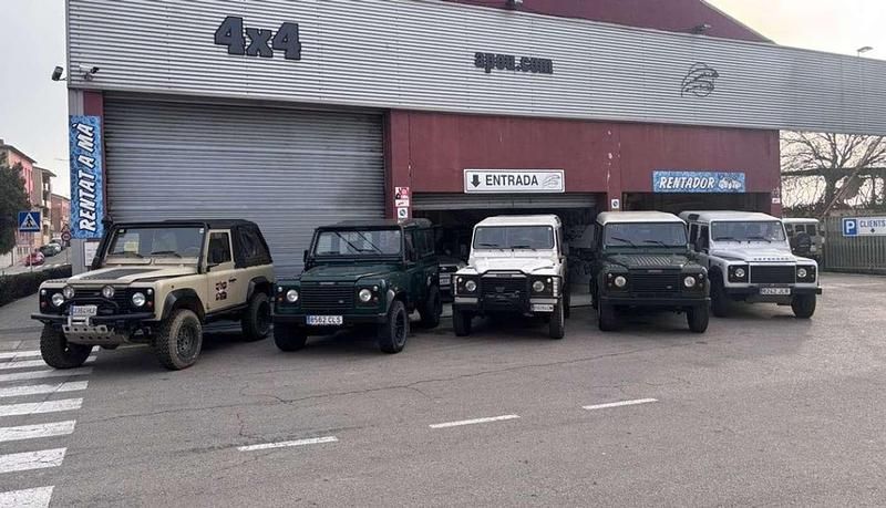 Usado Land Rover Defender 122 CV (89 kW) 1999 Verde SUV