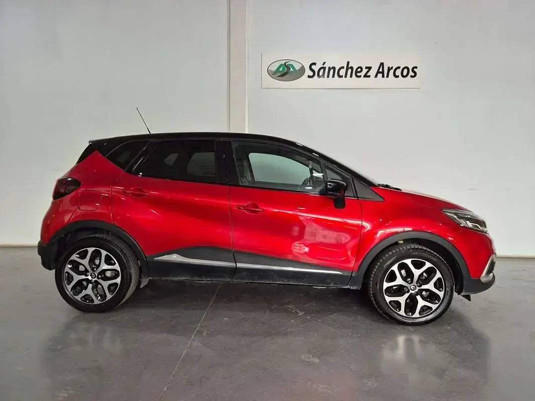 Usado Renault Captur Zen 120 CV (88 kW) 2017 Burdeos SUV