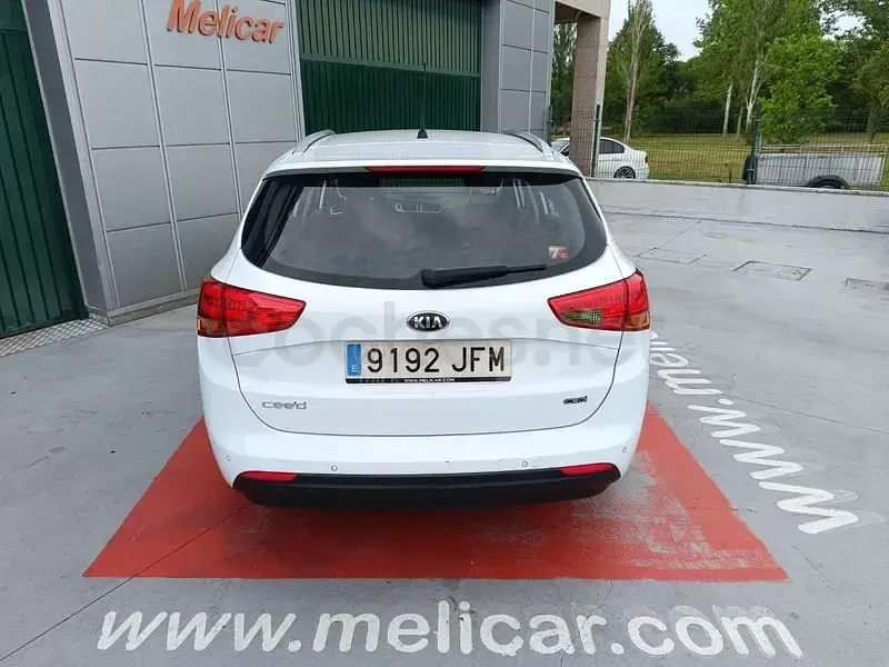 Usado Kia Ceed Sportswagon 128 CV (94 kW) 2015 Blanco Familiar