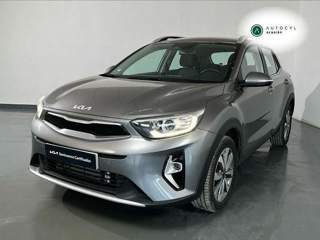 Usado Kia Stonic 100 CV (73 kW) 2025 Gris SUV