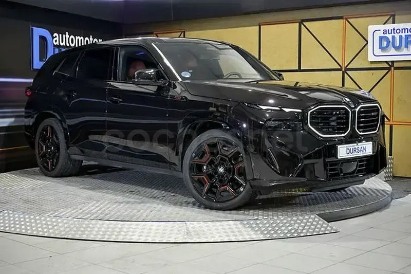 Używany BMW XM 757 KM (556 kW) 2024 Purpurowy SUV
