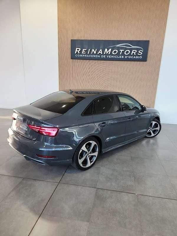 Używany Audi A3 S-Line 150 KM (110 kW) 2018 Szary Sedan/Limuzyna