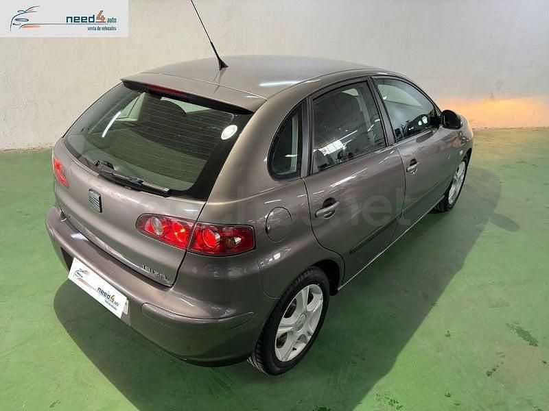 Usado Seat Ibiza Reference 100 CV (73 kW) 2005 Gris / plata Utilitario