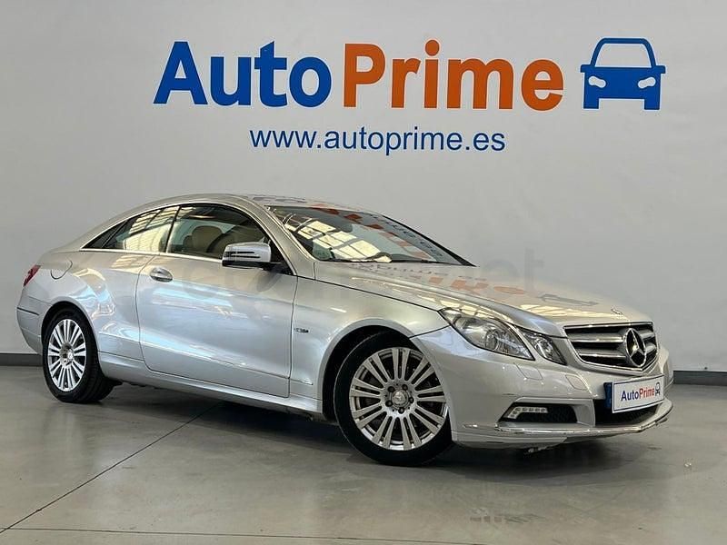 Usado Mercedes E220 170 CV (125 kW) 2010 Gris / plata Coupe
