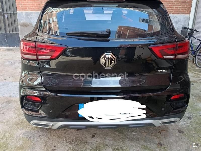 Usado MG ZS Comfort 106 CV (77 kW) 2022 Negro SUV
