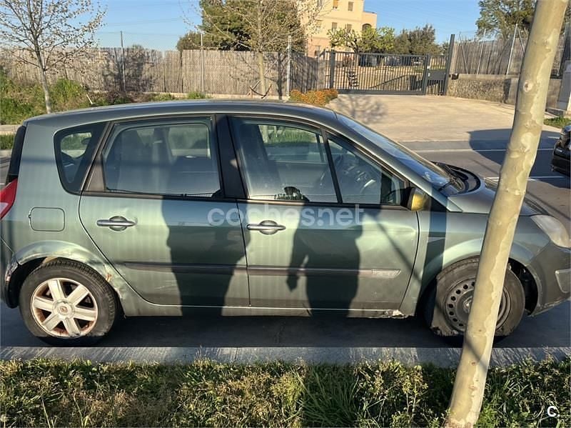 Usado Renault Scénic II Authentique 115 CV (84 kW) 2004 Gris / plata Monovolumen