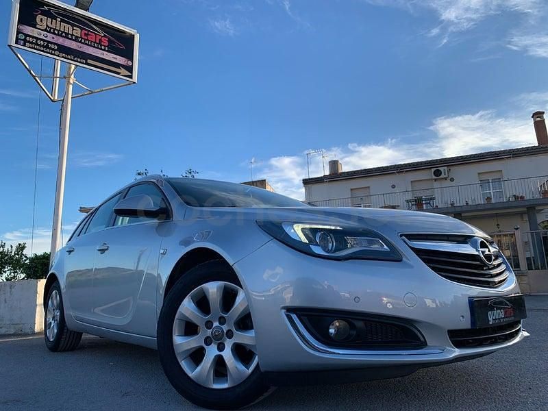 Usado Opel Insignia Selective 140 CV (102 kW) 2016 Gris / plata Familiar