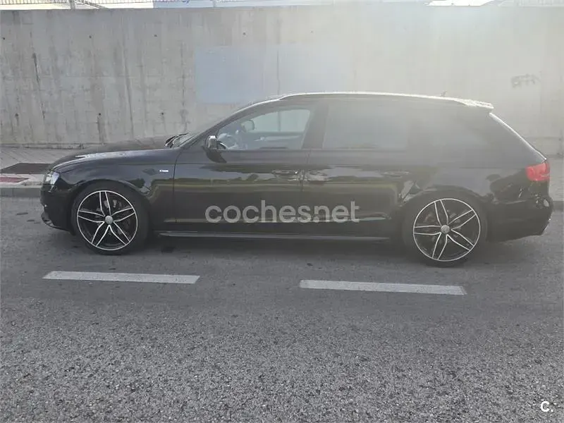 Usado Audi A4 Ambiente 190 CV (139 kW) 2011 Negro Familiar