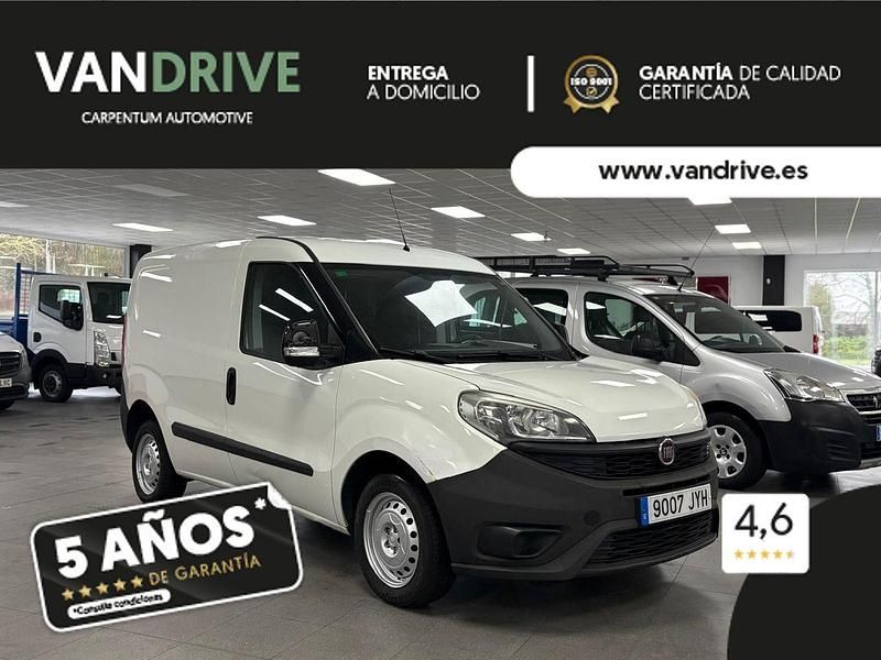 Usado Fiat Doblò 90 CV (66 kW) 2017 Blanco Monovolumen