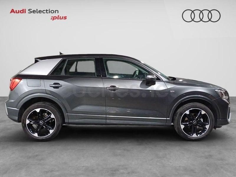Usado Audi Q2 S-Line 116 CV (85 kW) 2025 Gris / plata SUV