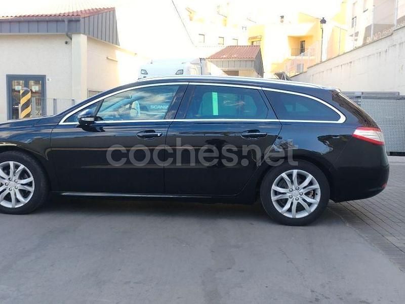 Usado Peugeot 508 SW Allure 156 CV (114 kW) 2011 Negro Familiar