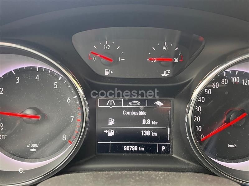 Usado Opel Astra Business Elegance 145 CV (106 kW) 2021 Blanco Familiar