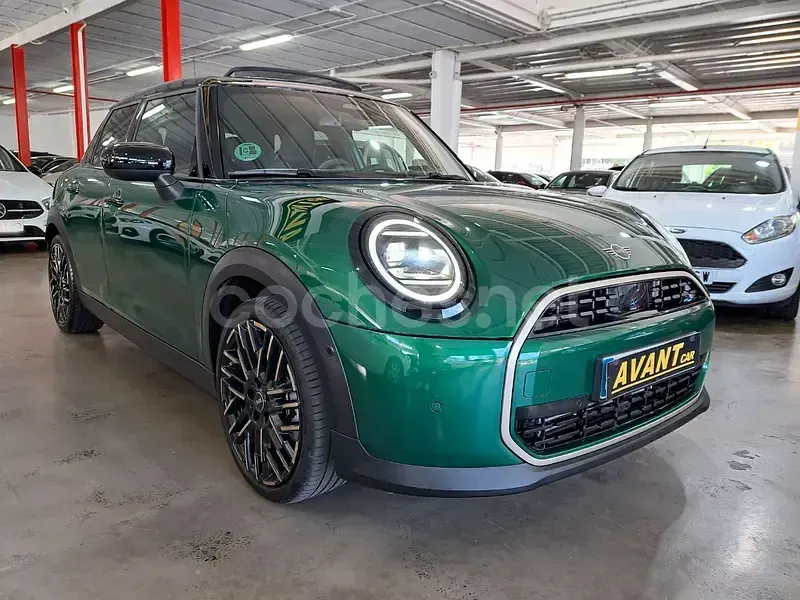 Usado Mini Cooper 114 kW (156 CV) 2025 Verde Utilitario
